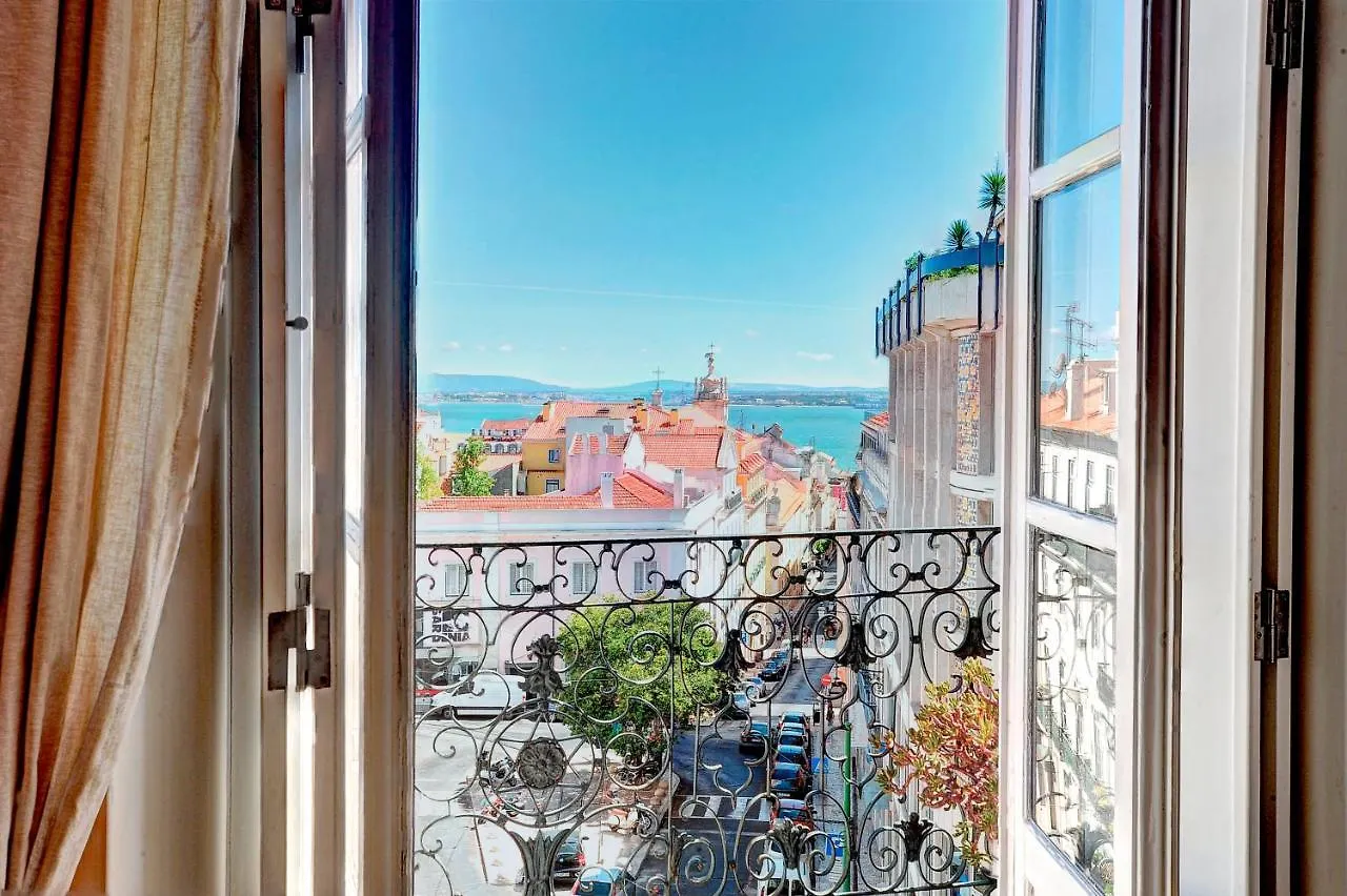 דירות ליסבון Localtraveling Chiado Trindade